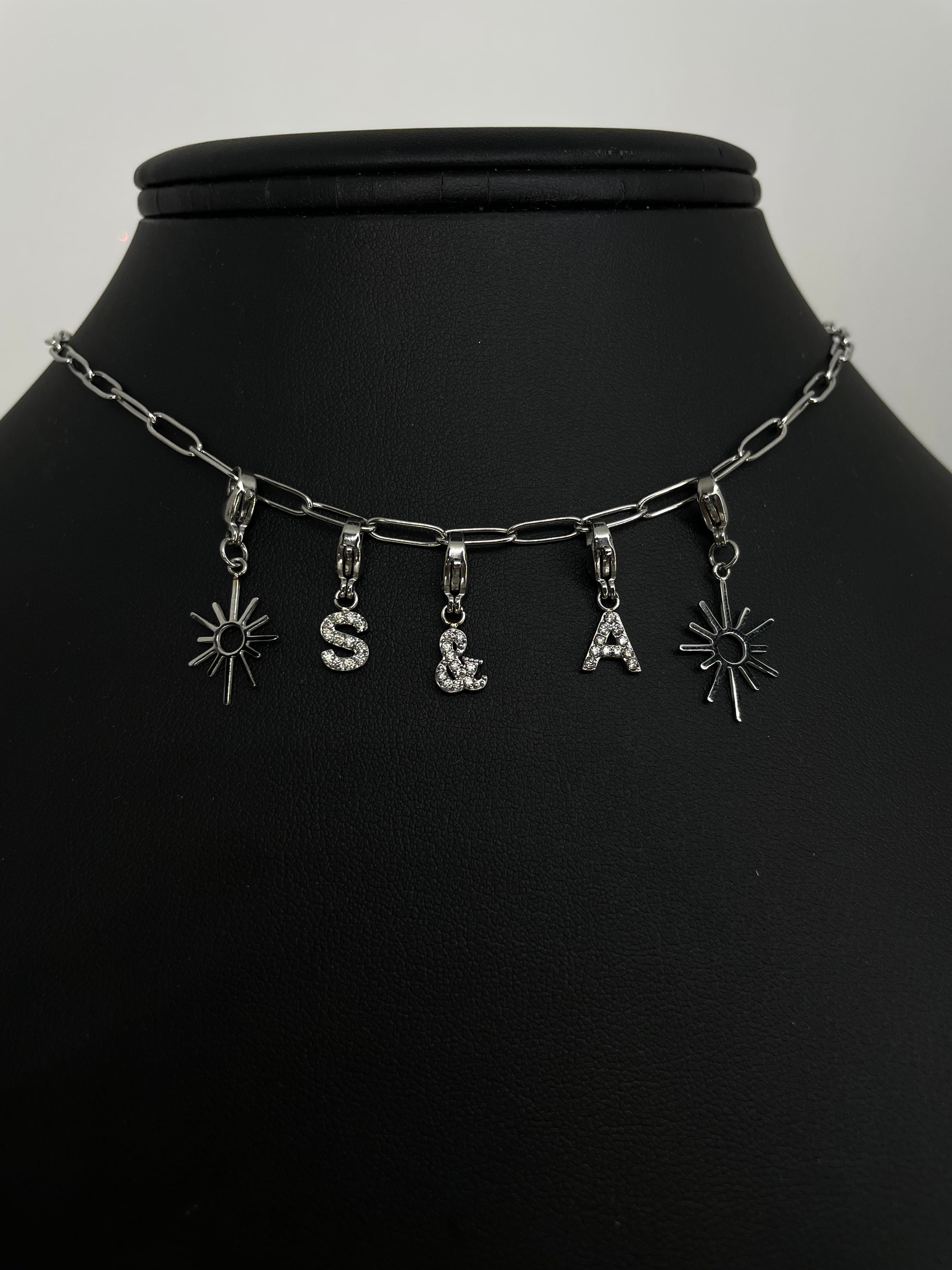 Collier personnalisé lettre brillante