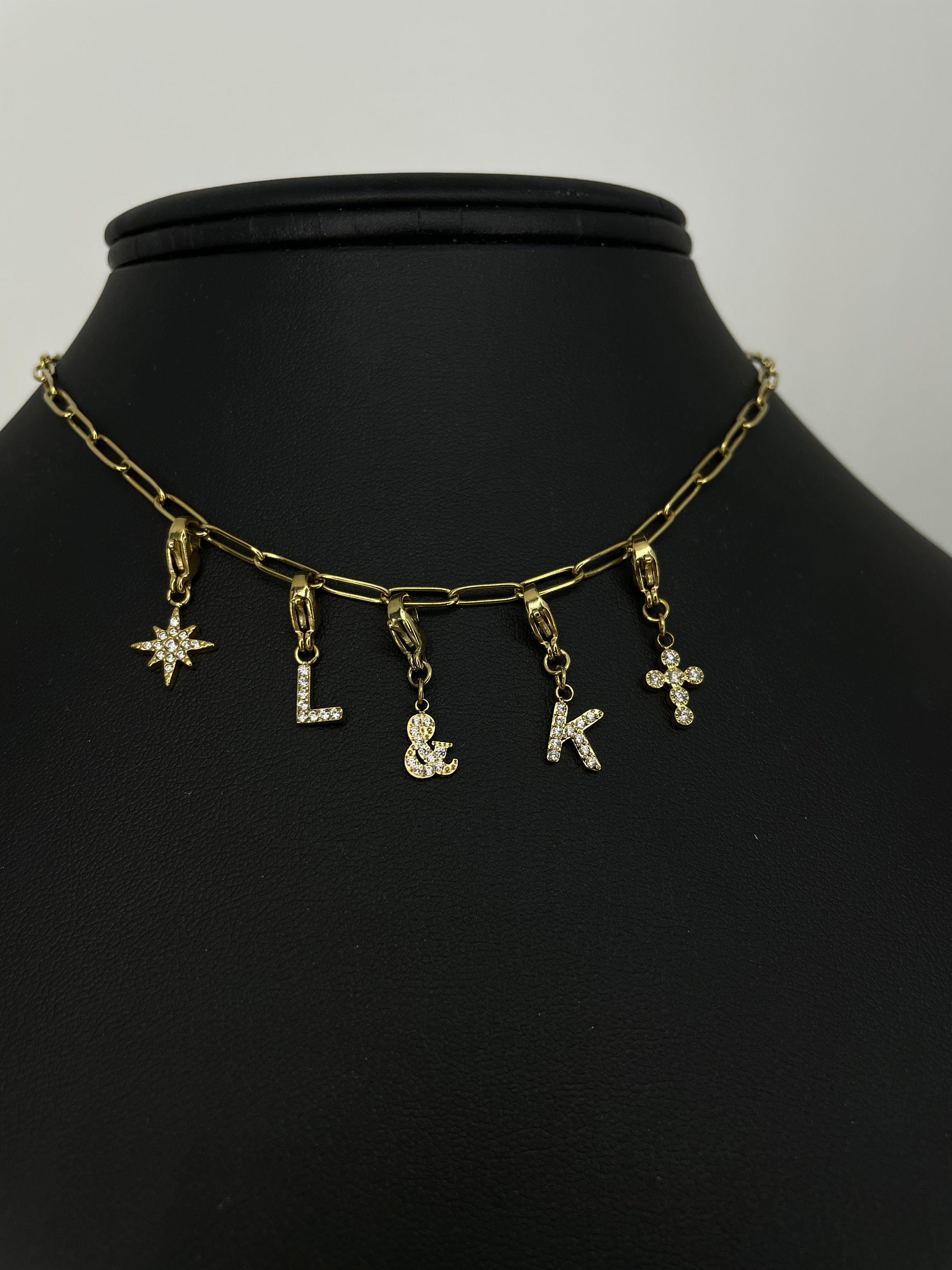 Collier personnalisé lettre brillante